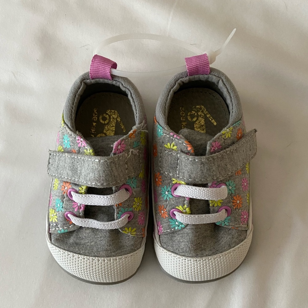 See Kai Run Daisy Sneakers (Size 4)